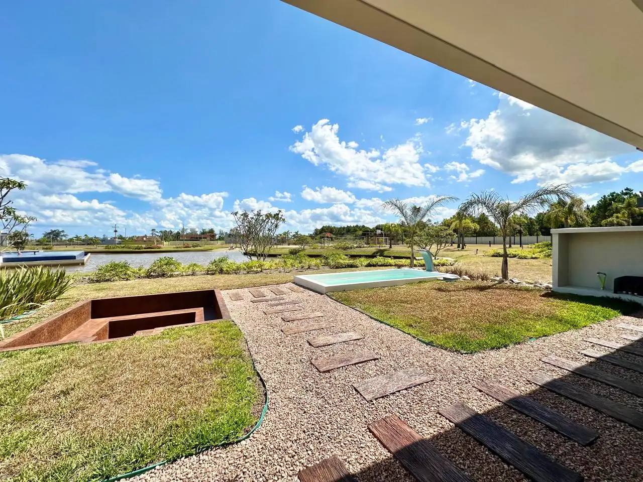 Sobrado Neoclássico Beira Lago — foto 10